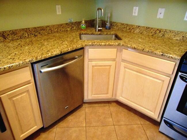 1st image of 1339 W Wrightwood Ave #1