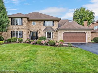 154 Hawkins Cir, Wheaton, IL 60189