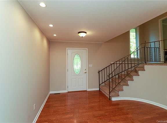 5th image of 125 Tybeth Cir