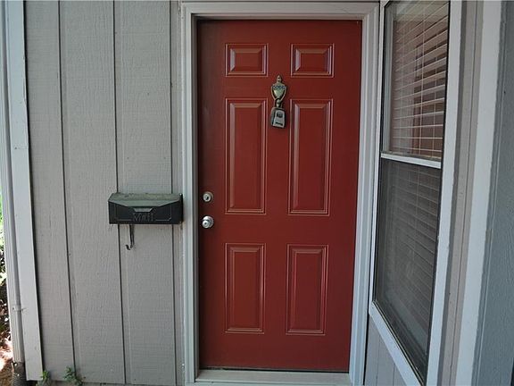3rd image of 5066 Woodridge Way
