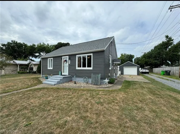 407 W 15th St, Dover, OH 44622