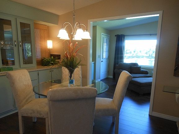 4th image of 713 Turnberry Ln