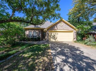 2409 Whispering Oaks, Denton, TX 76209