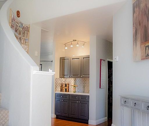 2 Floor grand entry way