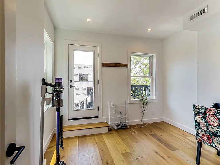 25 U St NE #2 — Photo 13