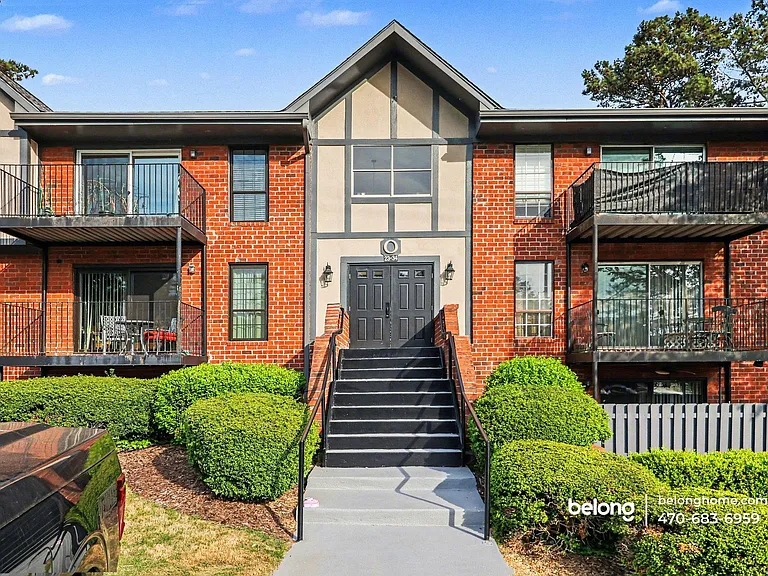 6851 Roswell Rd #O26 — Photo 1