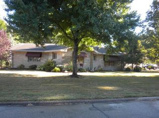 100 Golf Ln, Burlington, IA 52601
