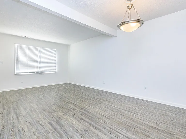 Belmont Heights Apartments & Townhomes — Photo 20