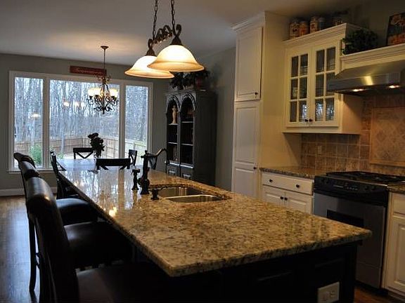 Kitchen to Breakfast Area