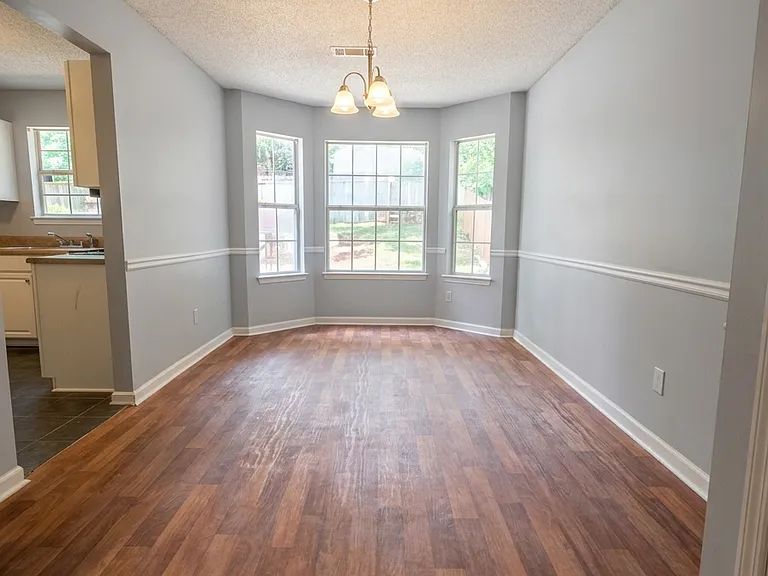 5420 Sapphire Cir — Photo 9