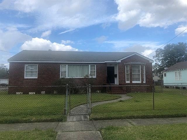 2nd image of 601 Romain St