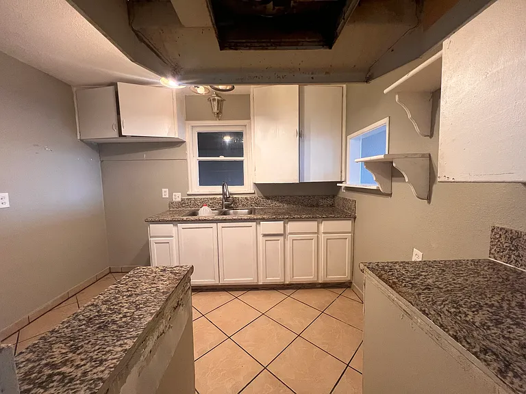 2810 Center St — Photo 11