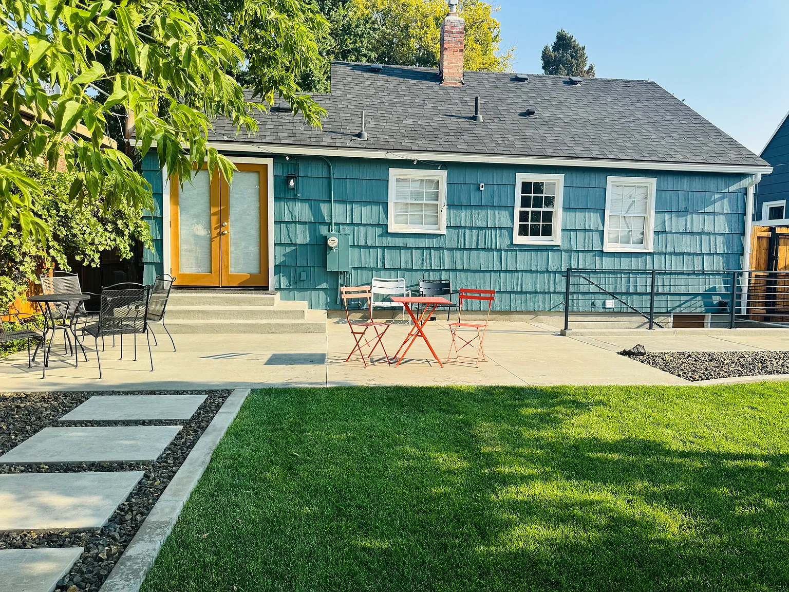 2 bed, 800 sqft, $2,500 — Photo 3