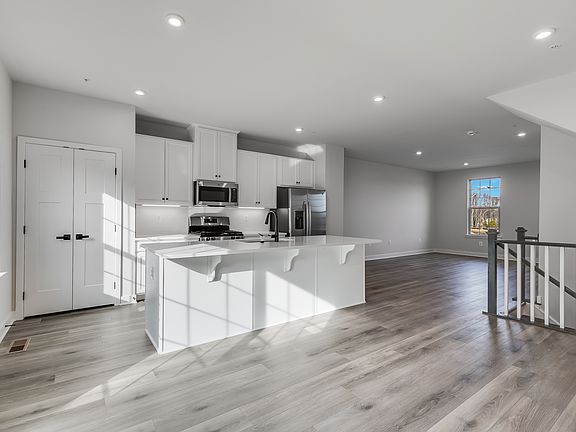 Mozart Attic Quick Move In