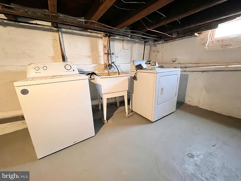 1029 Lancaster Ave — Photo 27