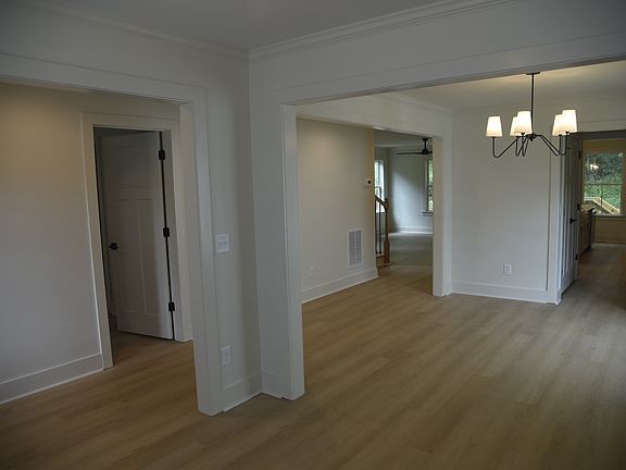 5th image of 518 Pierce Ave NW