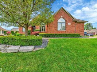 51491 Fantasia Dr, Macomb, MI 48042