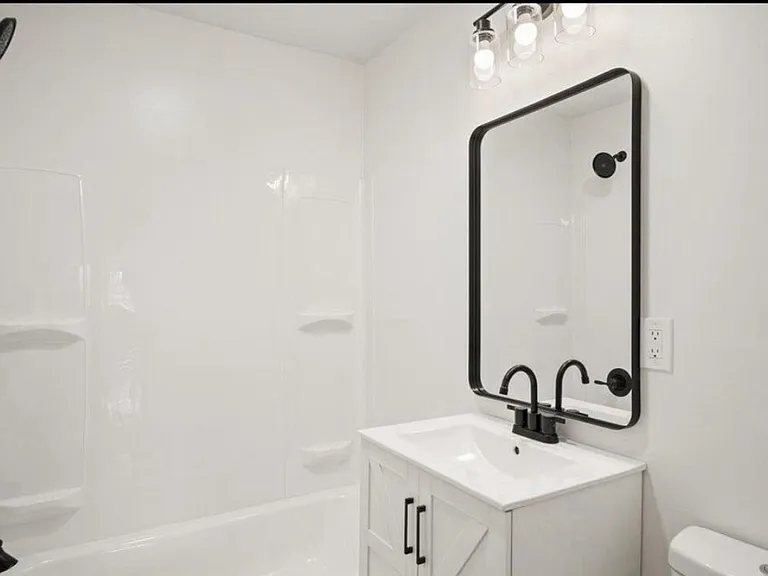 1109 Price St — Photo 11