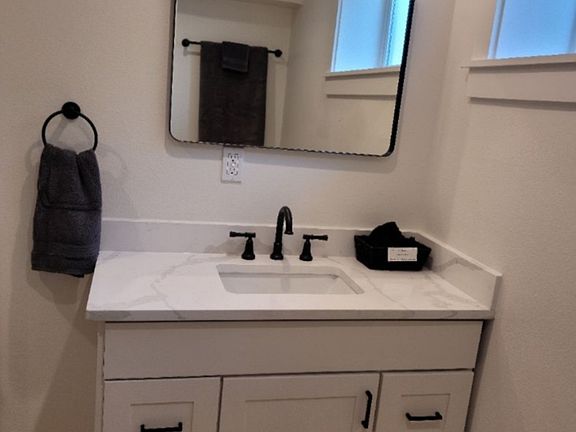 5th image of 1450 N Bennett St #2