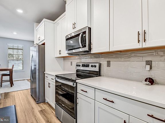 5th image of 152 Whitson Woods Pl