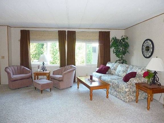 2nd image of 1402 22nd St NE Unit 104