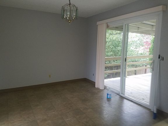 5th image of 8914 NE 60th St