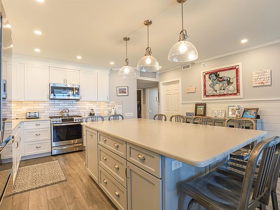 5th image of 8901 Atlantic Ave Unit 103