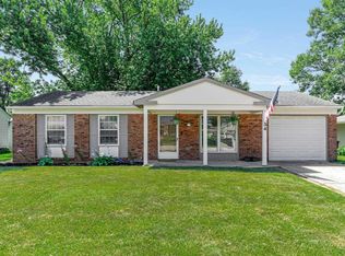 834 Applewood Rd, Fort Wayne, IN 46825