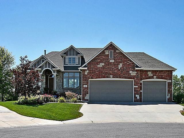1st image of 603 E Crescent Lakes Dr