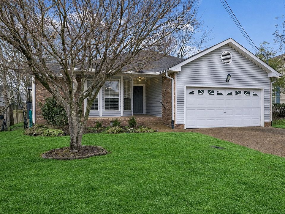 1st image of 103 Oak Leaf Ct