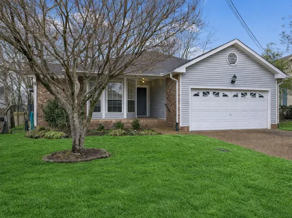 103 Oak Leaf Ct, Hendersonville, TN 37075