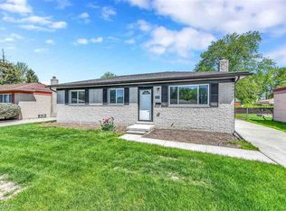 16115 Susan Ct, Roseville, MI