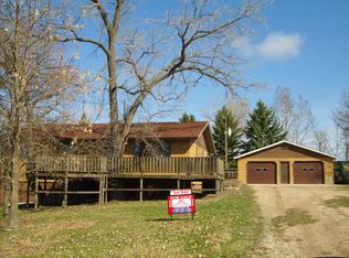 607 Burnetts Rd, Bottineau, ND 58318
