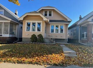 2056 S 71st St, West Allis, WI 53219