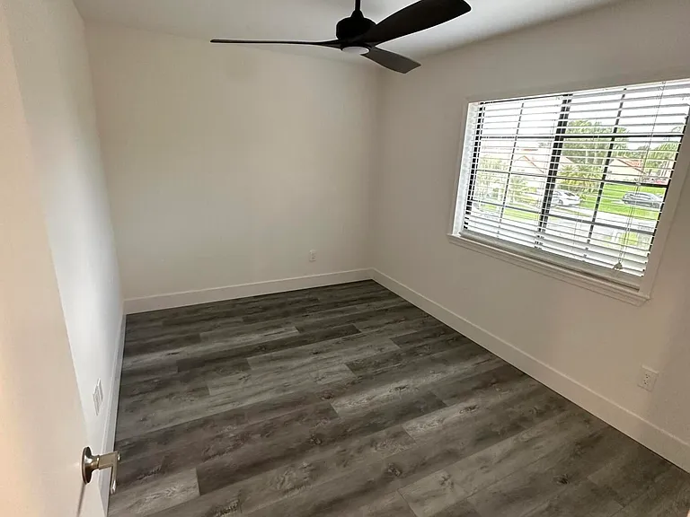 10300 Hidden Springs Ct — Photo 33