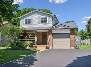 123 Clearwater Cres, Waterloo, ON N2V 1E7