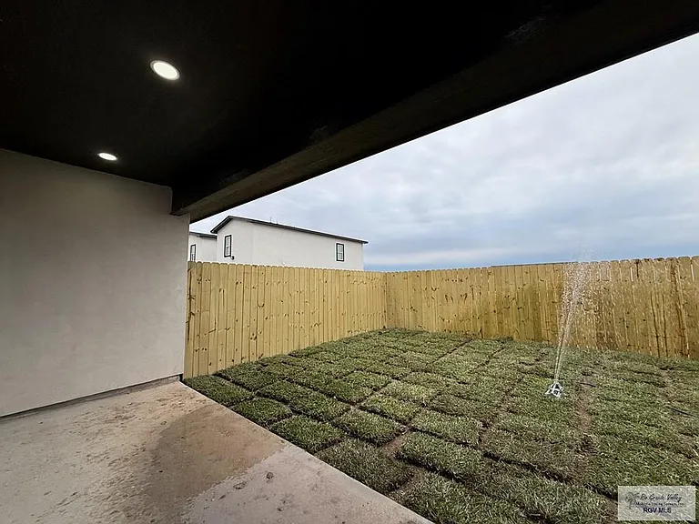1013 Gabriela St #B — Photo 11