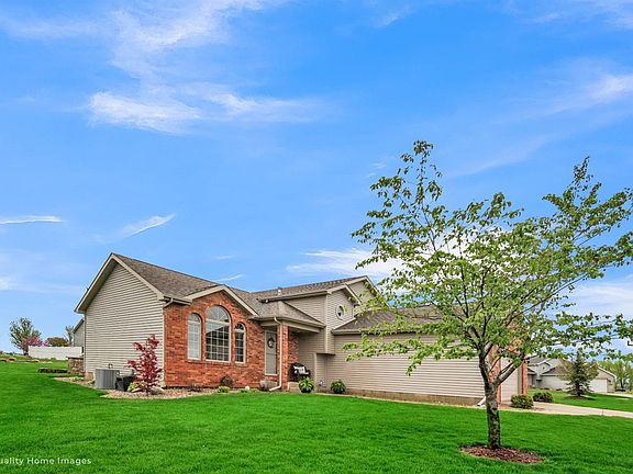 2nd image of 10045 Wisteria Ln