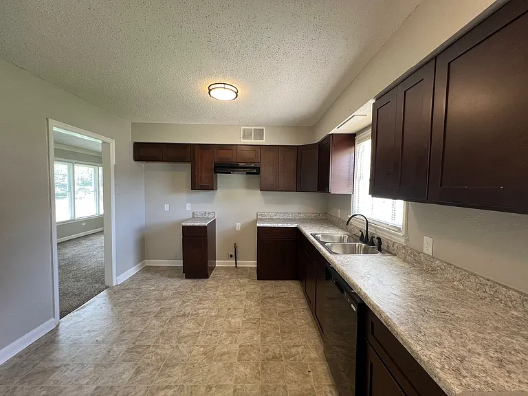 413 Clarice Dr — Photo 1
