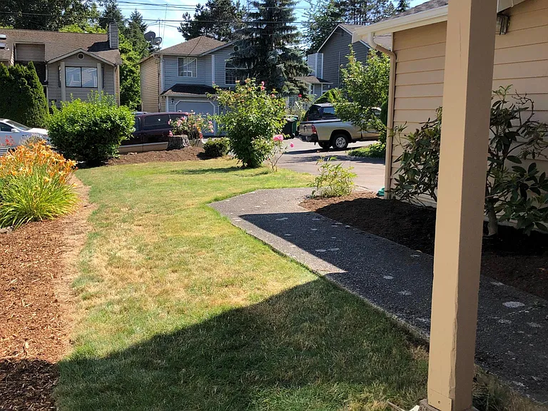 11529 12th Ave NE #F — Photo 4