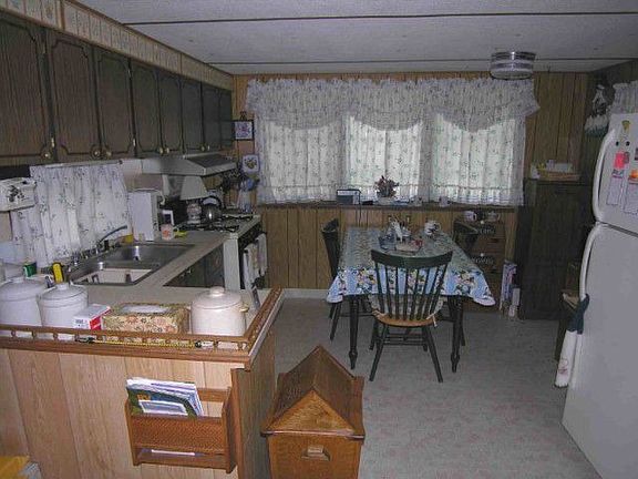 2nd image of 28 Elm Ave