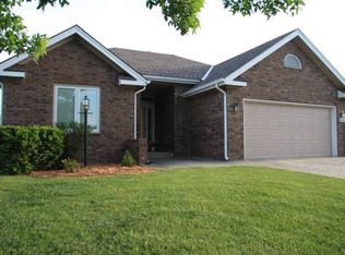 1017 Columbine Ct, Lawrence, KS 66049