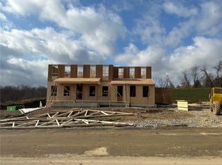 104 Marketplace Ave, Coraopolis, PA 15108