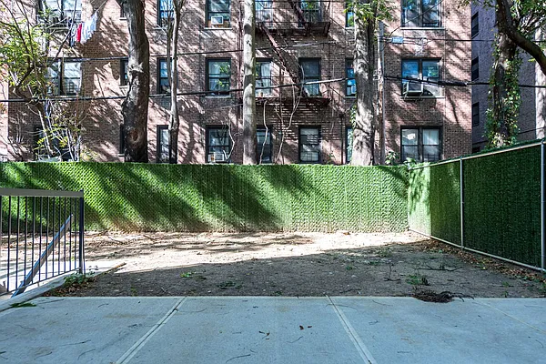 Rented by Nooklyn NYC LLC | media 77