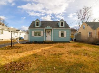 51 Clough St, Springfield, MA 01118