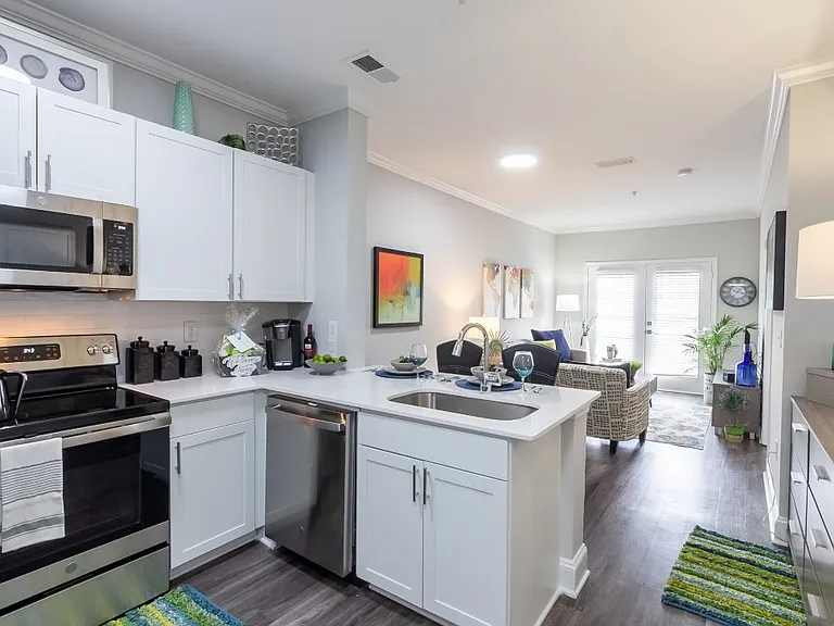 CB Lofts Apartments — Photo 9