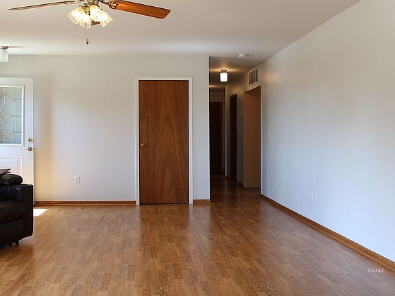 4th image of 123 F_ St S