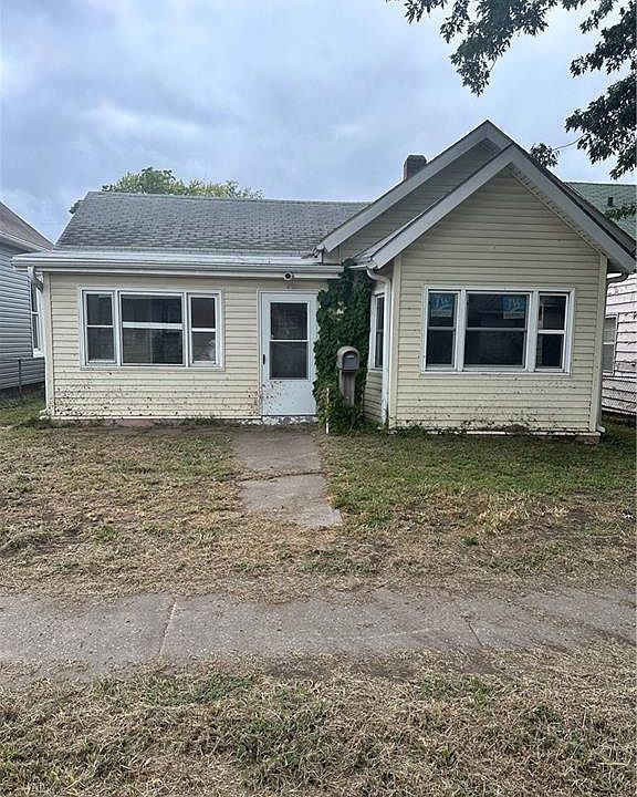 1st image of 2310 S 10th St
