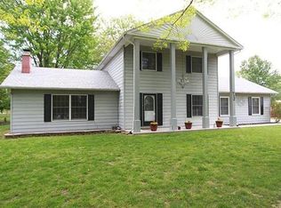 712 Cheshire Rd, Troy, IL 62294