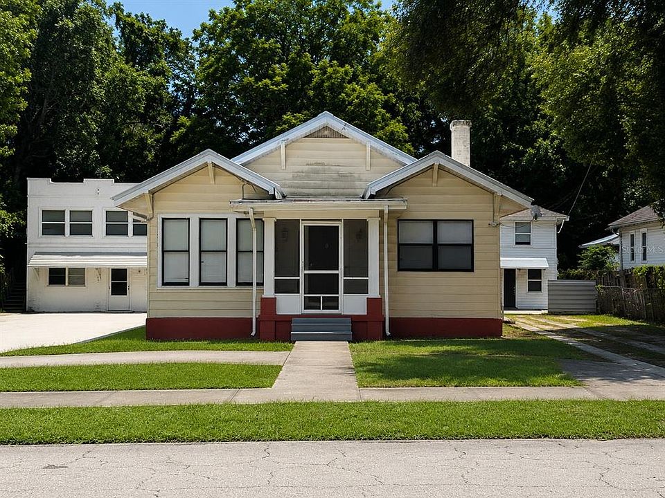 1st image of 514 AVENUE C NE